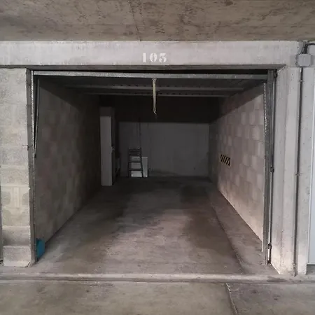 Avec Garage Proche Du Centre-ville Апартаменты