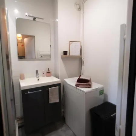 Avec Garage Proche Du Centre-ville Lägenhet